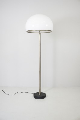 gregotti_floor_lamp_white_glas_1