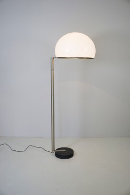 gregotti_floor_lamp_white_glas_2